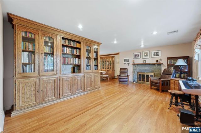297 Gramercy Place, Glen Rock, NJ 07452