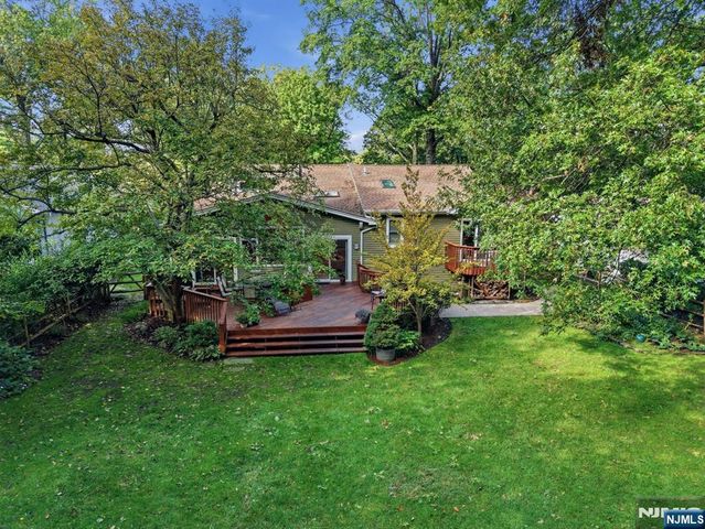 297 Gramercy Place, Glen Rock, NJ 07452