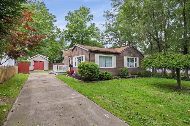 11 Seacliffe Road, Irondequoit, NY 14622