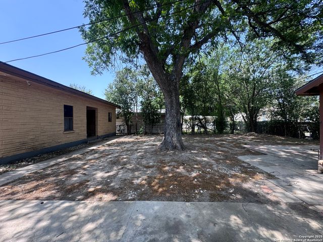 339 Como, San Antonio, TX 78220