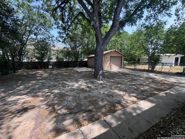339 Como, San Antonio, TX 78220