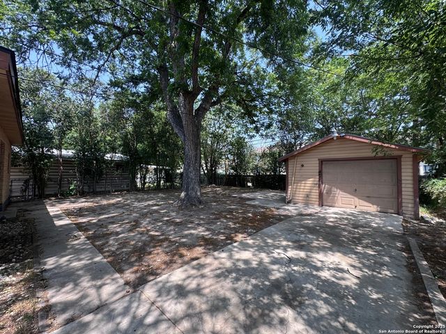 339 Como, San Antonio, TX 78220