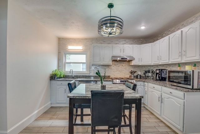 25 Saint George Ave, Norwood, MA 02062
