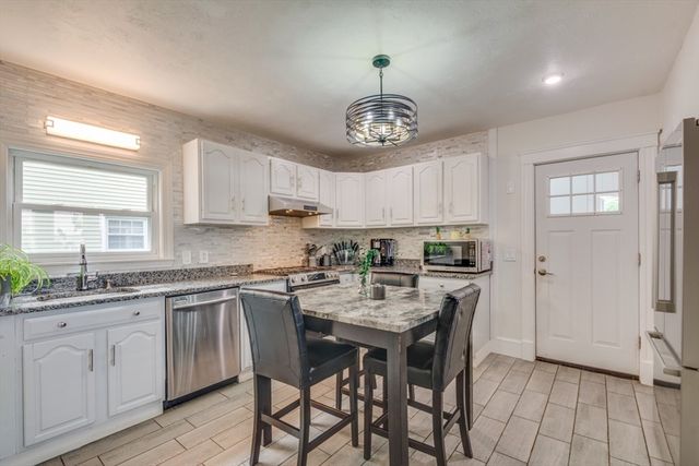 25 Saint George Ave, Norwood, MA 02062