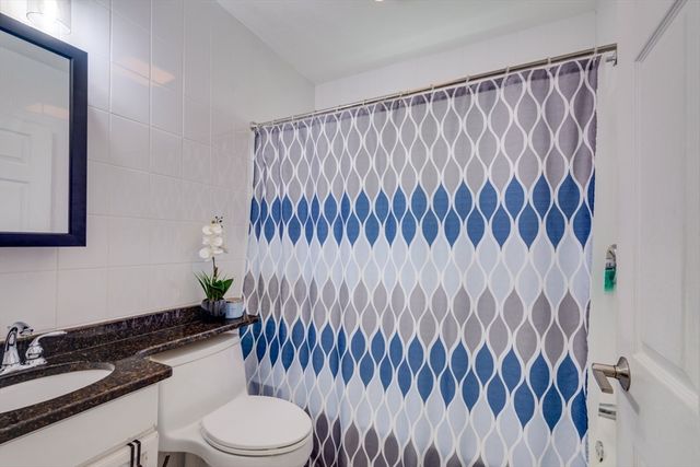 25 Saint George Ave, Norwood, MA 02062