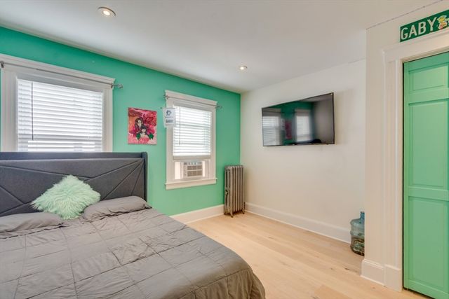 25 Saint George Ave, Norwood, MA 02062