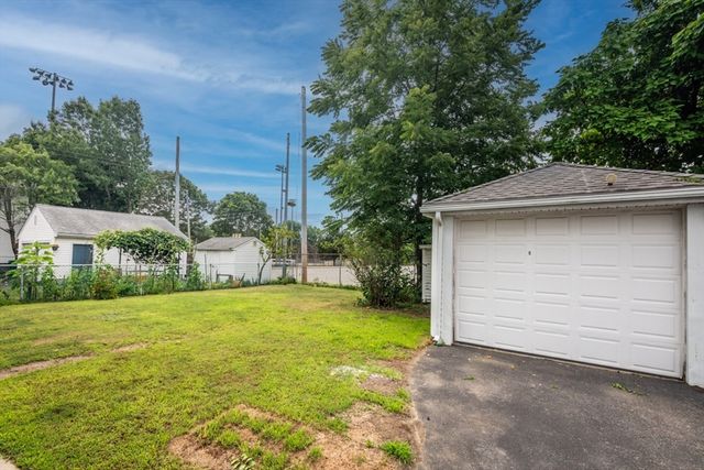 25 Saint George Ave, Norwood, MA 02062