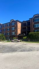 1227 S Old Wilke Road 406, Arlington Heights, IL 60005
