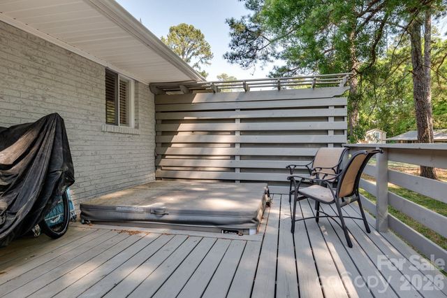 1405 Lakeview Drive, Pineville, NC 28134