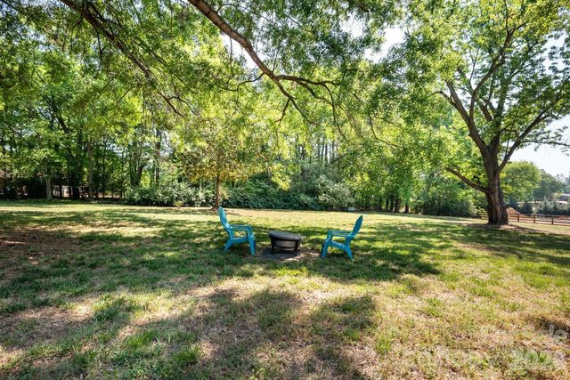 1405 Lakeview Drive, Pineville, NC 28134