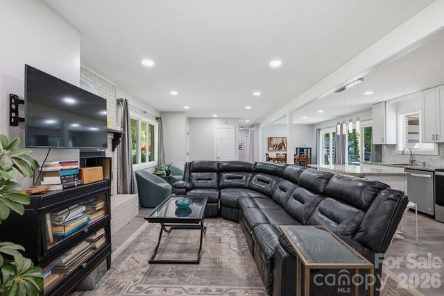 1405 Lakeview Drive, Pineville, NC 28134