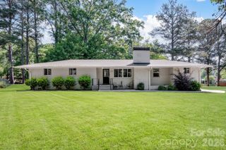 1405 Lakeview Drive, Pineville, NC 28134