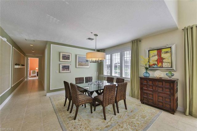 600 5th Ave S Apt 212, Naples, FL 34102