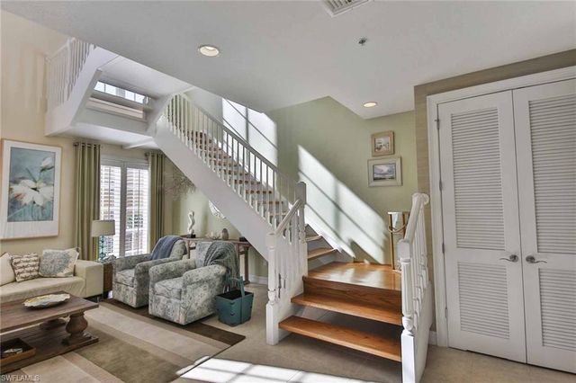 600 5th Ave S Apt 212, Naples, FL 34102