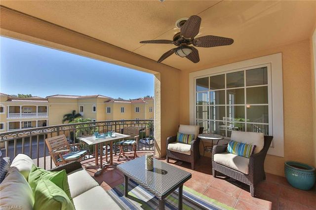 600 5th Ave S Apt 212, Naples, FL 34102