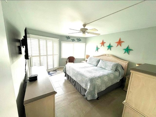 1250 N PORTOFINO DRIVE 301, Sarasota, FL 34242