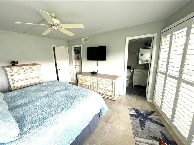 1250 N PORTOFINO DRIVE 301, Sarasota, FL 34242