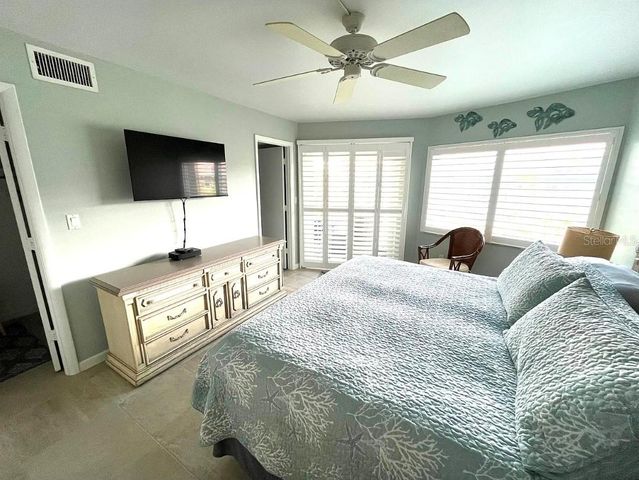 1250 N PORTOFINO DRIVE 301, Sarasota, FL 34242