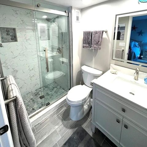 1250 N PORTOFINO DRIVE 301, Sarasota, FL 34242