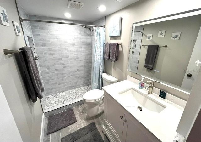 1250 N PORTOFINO DRIVE 301, Sarasota, FL 34242