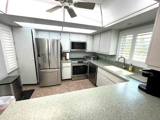 1250 N PORTOFINO DRIVE 301, Sarasota, FL 34242