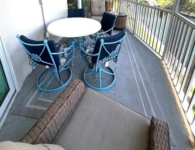 1250 N PORTOFINO DRIVE 301, Sarasota, FL 34242