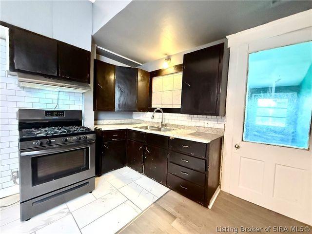 608 W Spring Street, New Albany, IN 47150