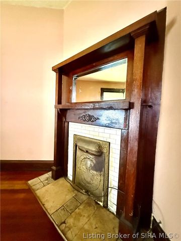 608 W Spring Street, New Albany, IN 47150