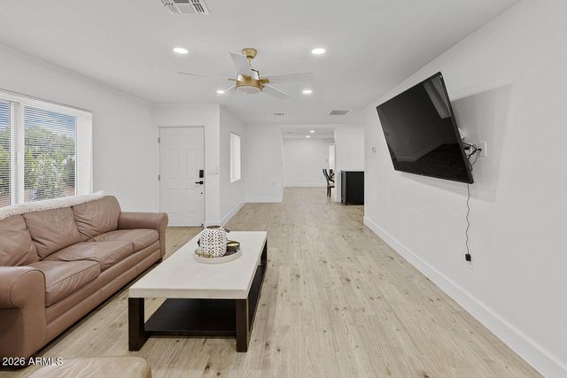 701 W WINDSOR Avenue, Phoenix, AZ 85007