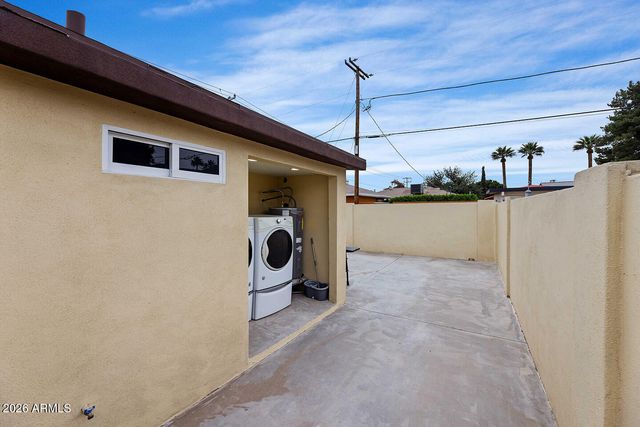 701 W WINDSOR Avenue, Phoenix, AZ 85007