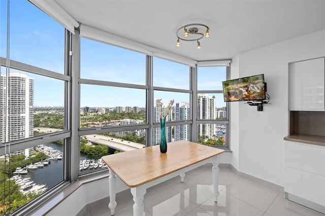 19195 NE 36th Ct 2705, Aventura, FL 33180