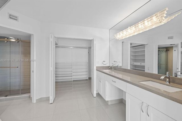 19195 NE 36th Ct 2705, Aventura, FL 33180