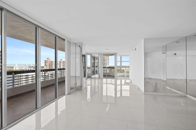 19195 NE 36th Ct 2705, Aventura, FL 33180