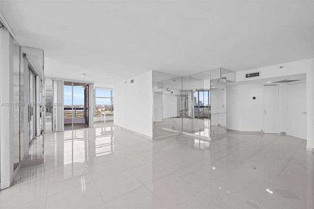 19195 NE 36th Ct 2705, Aventura, FL 33180