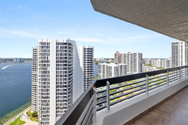 19195 NE 36th Ct 2705, Aventura, FL 33180