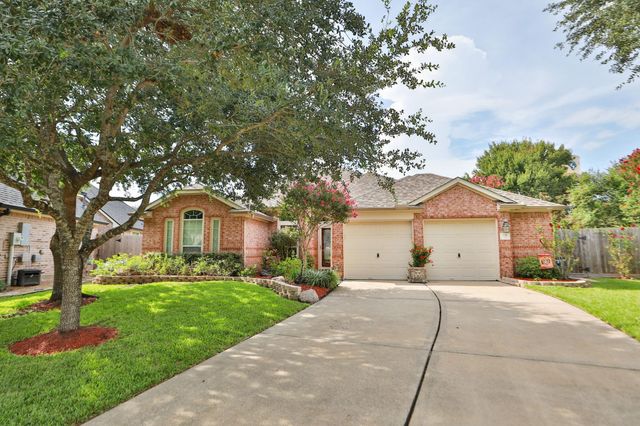 831 Crystal Bay Lane, League City, TX 77573