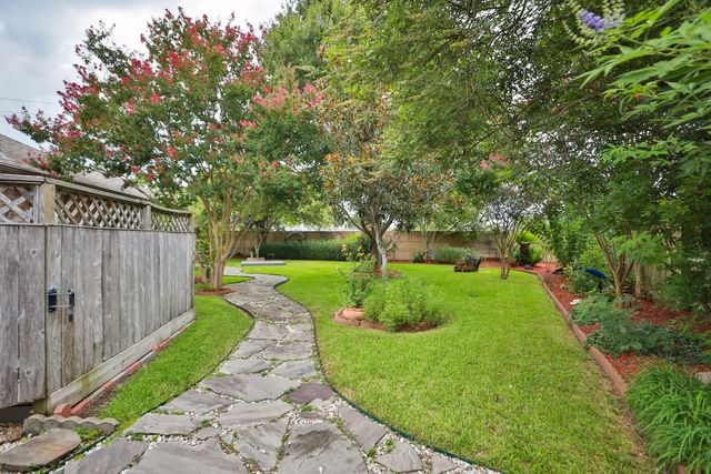 831 Crystal Bay Lane, League City, TX 77573