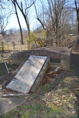 601 N G Street, Hugo, OK 74743