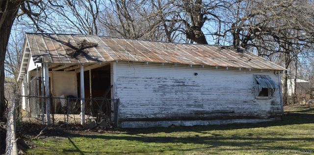 601 N G Street, Hugo, OK 74743