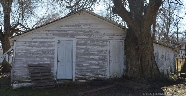 601 N G Street, Hugo, OK 74743