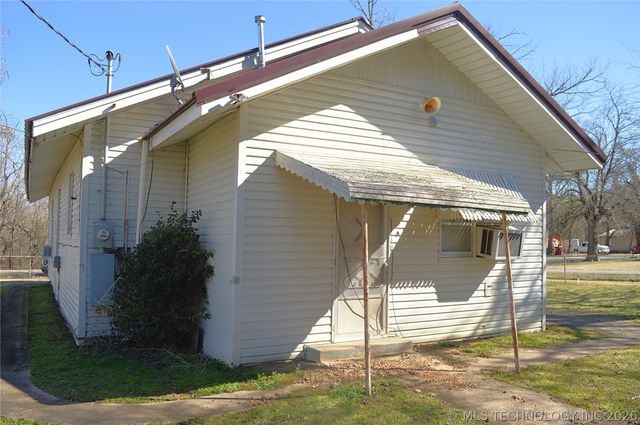 601 N G Street, Hugo, OK 74743