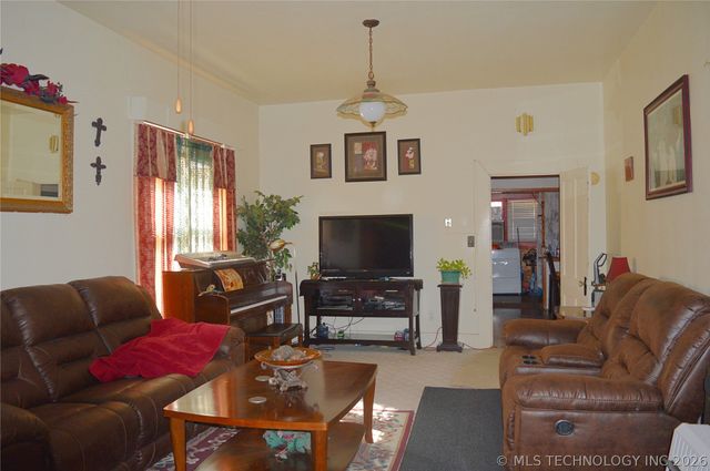 601 N G Street, Hugo, OK 74743