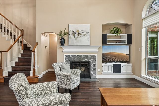 2809 Stonehurst Drive, Grapevine, TX 76051