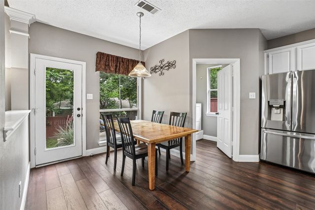 2809 Stonehurst Drive, Grapevine, TX 76051