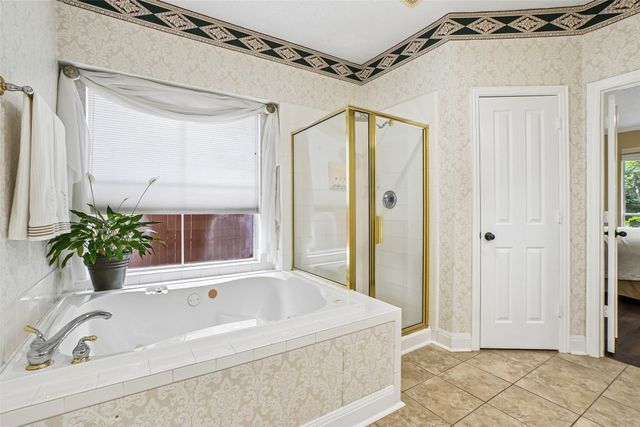 2809 Stonehurst Drive, Grapevine, TX 76051