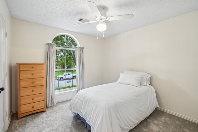 2809 Stonehurst Drive, Grapevine, TX 76051