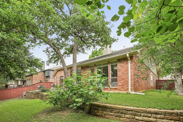 2809 Stonehurst Drive, Grapevine, TX 76051