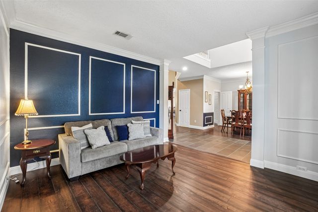 2809 Stonehurst Drive, Grapevine, TX 76051