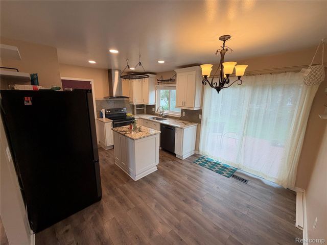 229 Wainwright Street, Novi, MI 48377