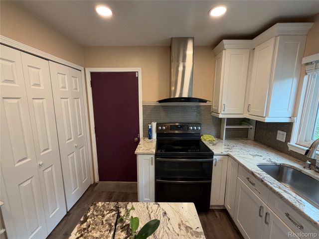 229 Wainwright Street, Novi, MI 48377